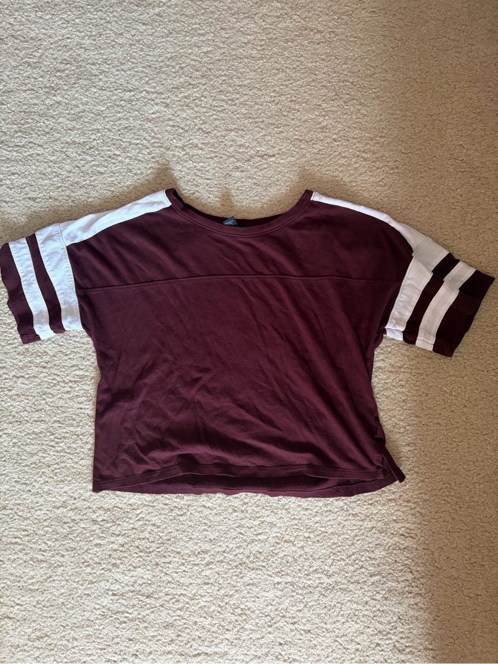 Forever 21 Cropped Maroon T-Shirt